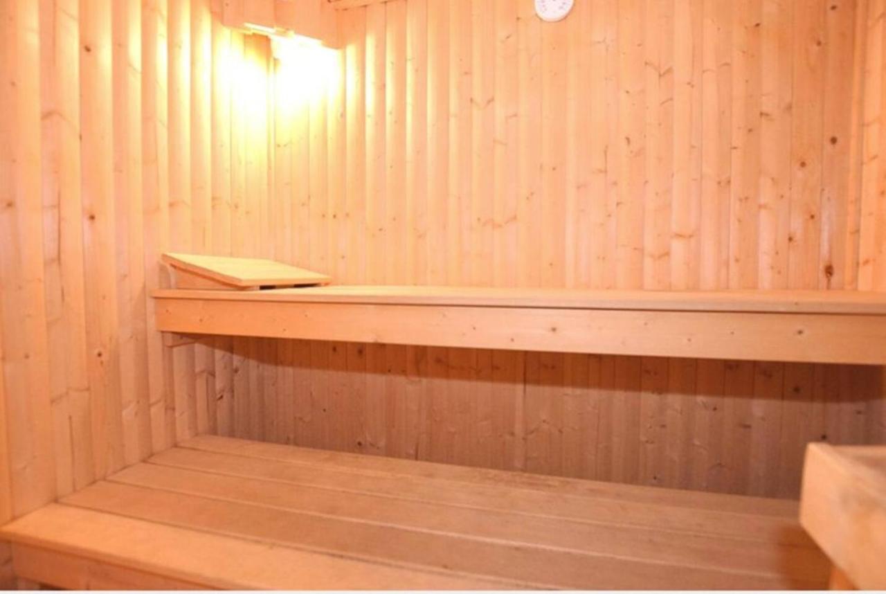 Chamonix Large Chalet, Sleeps 12, 200M2, 5 Bedroom, 4 Bathroom, Garden, Jacuzzi, Sauna エクステリア 写真